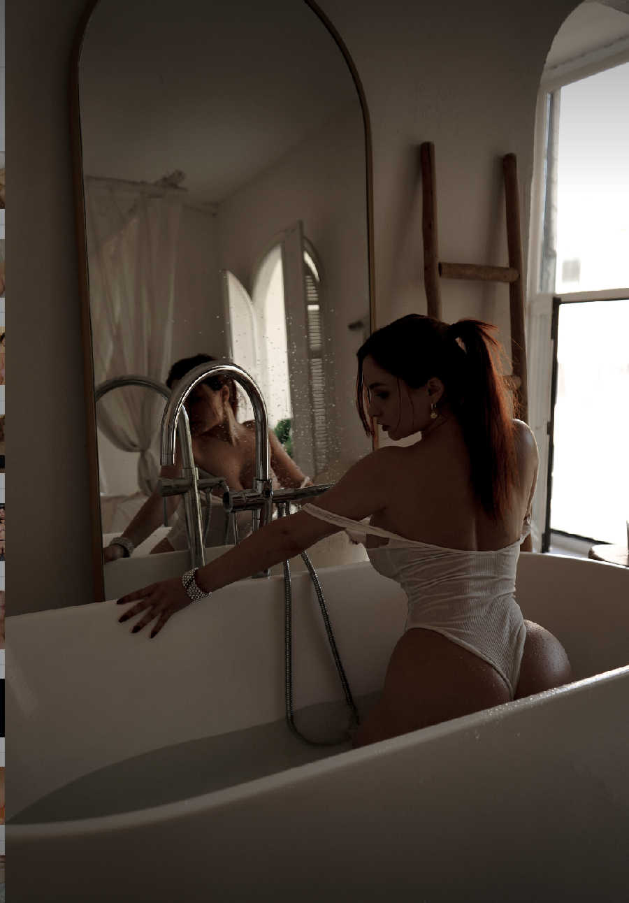 A playful frame from Miranda Faith nude — online in Antwerp