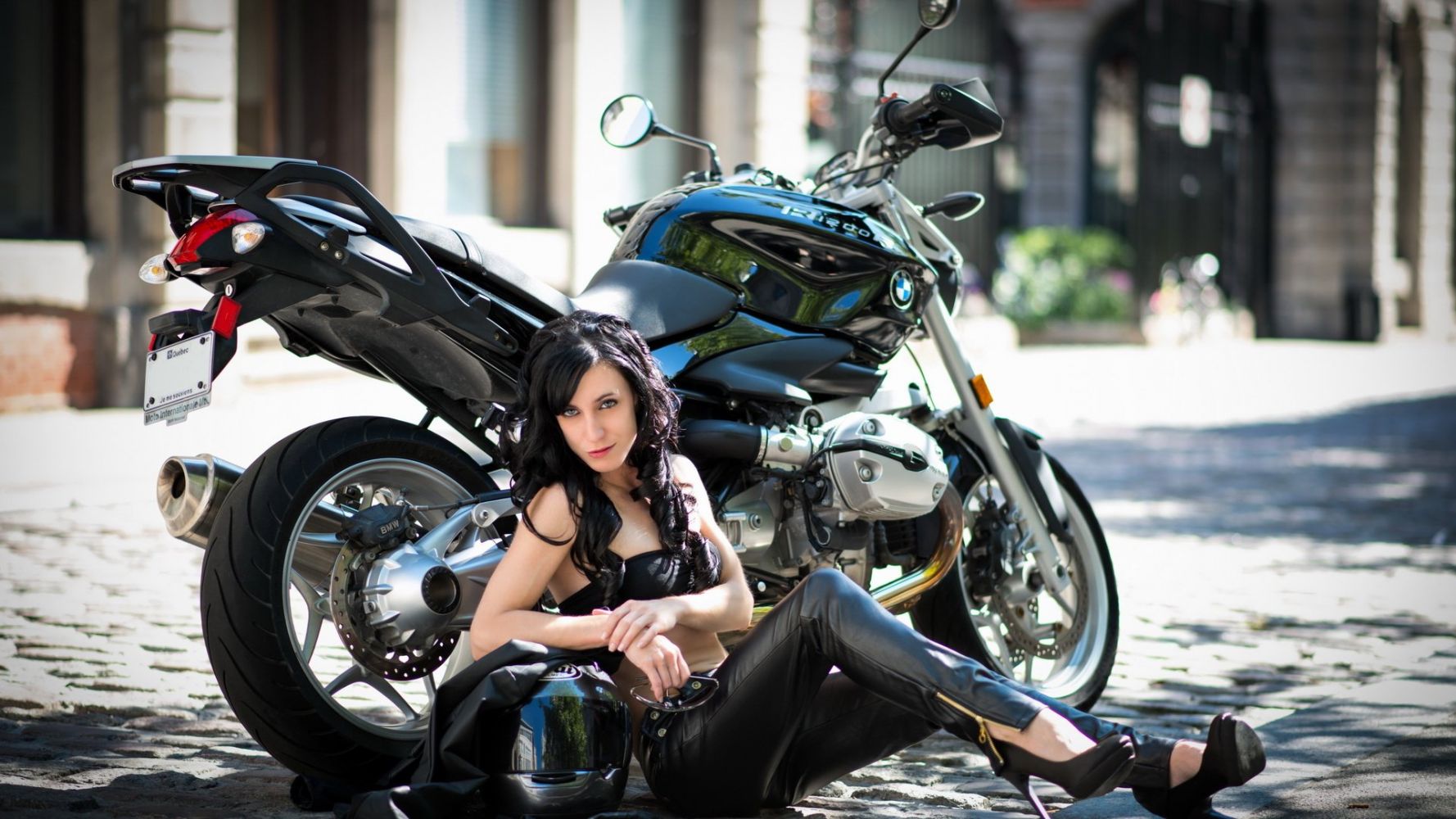 European women on bikes in Antwerp