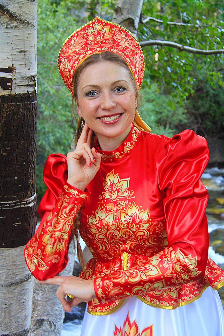 Women in Slavic costumes in Antwerp